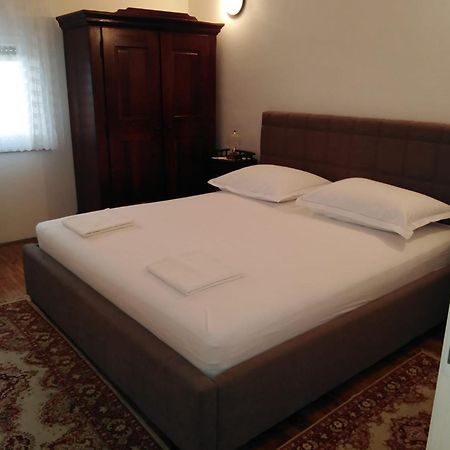Apartman Gordana Трогир Екстериор снимка