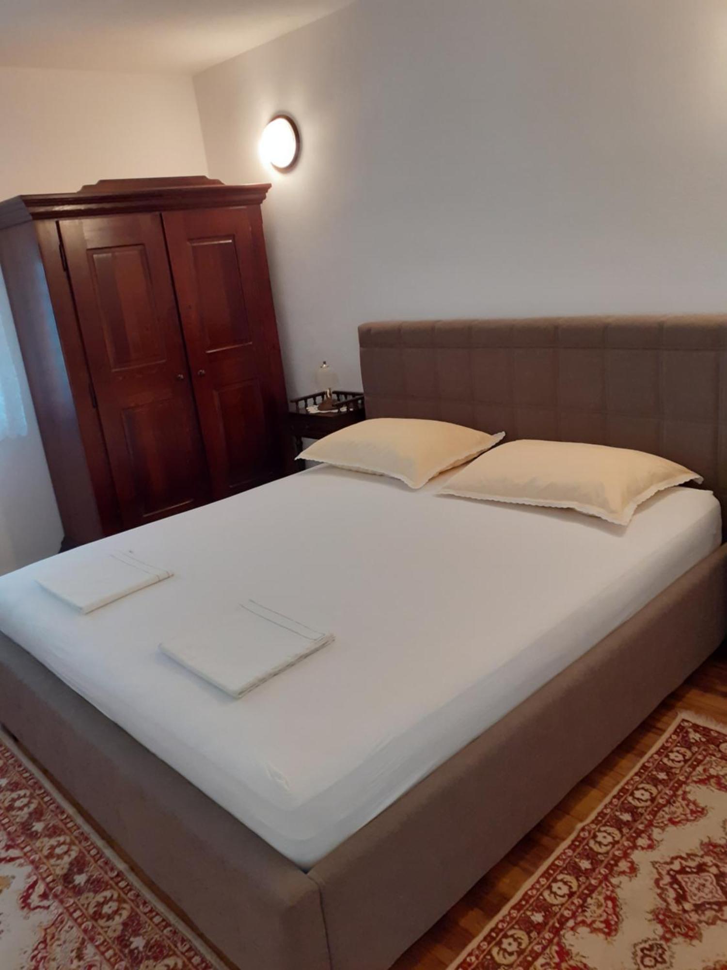 Apartman Gordana Трогир Екстериор снимка